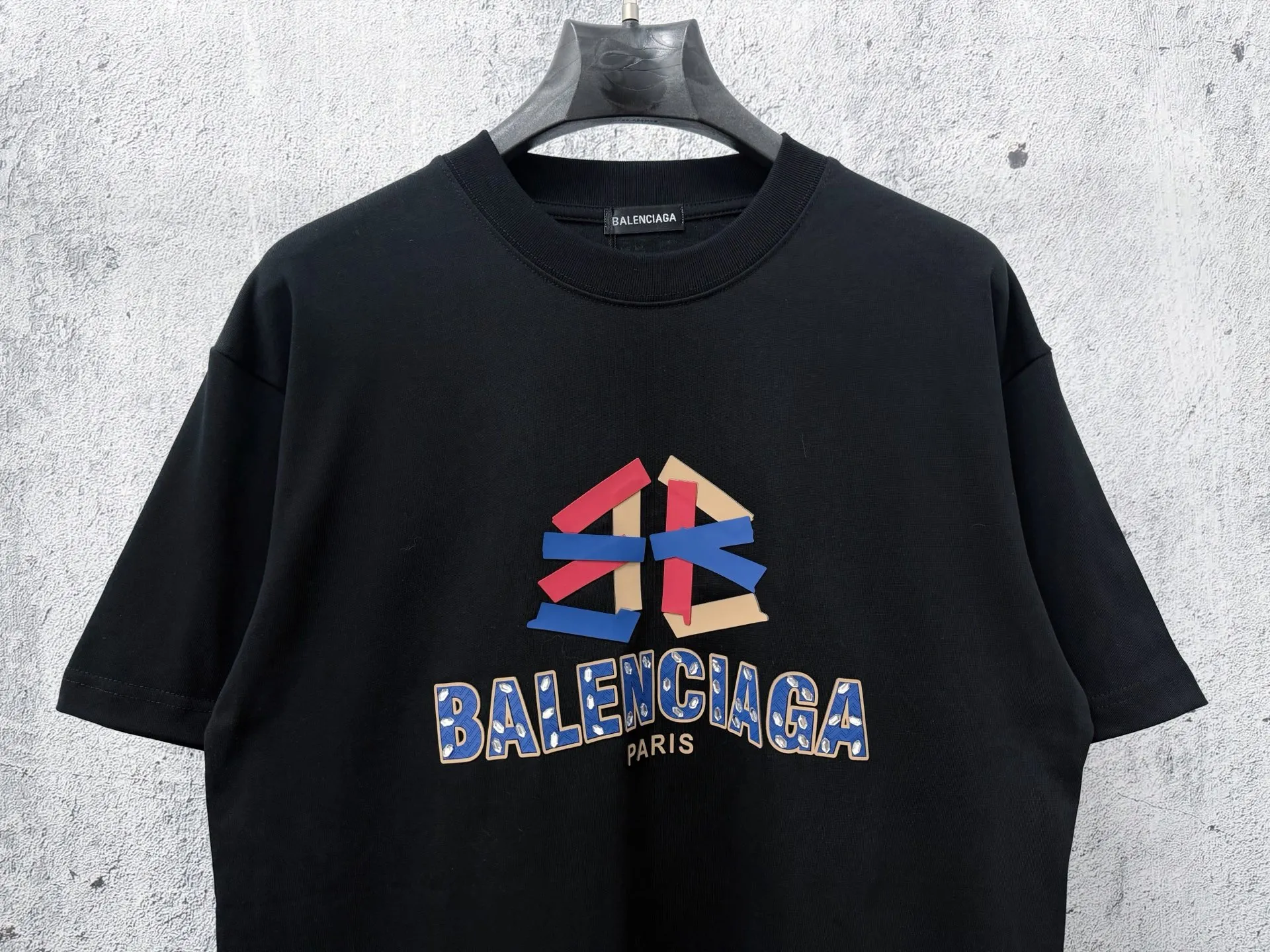 【Balenciaga】 ➕ ， ， ， 。 ， ， ， 。 ， ， 。 ， ， T look， ， ， 。 ：Black White Size：S-XL